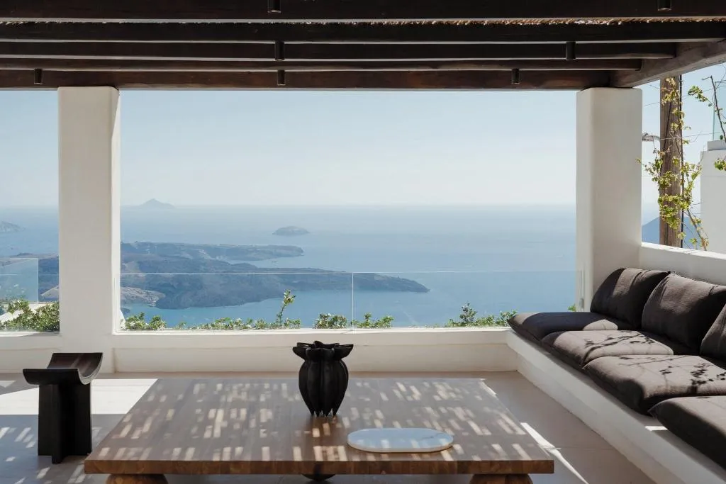 VILLA GRAND Room, Katikies Chromata Santorini - The Leading Hotels, Santorini