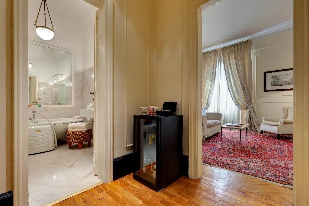 Double or Twin DELUXE Room, Grand Hotel Plaza, Rome