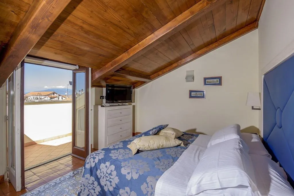 TWIN WITH TERRACE Room, Maison Tofani, Naples