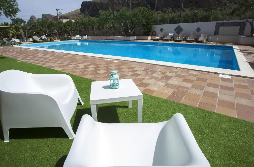 Pool, Achibea, Palermo