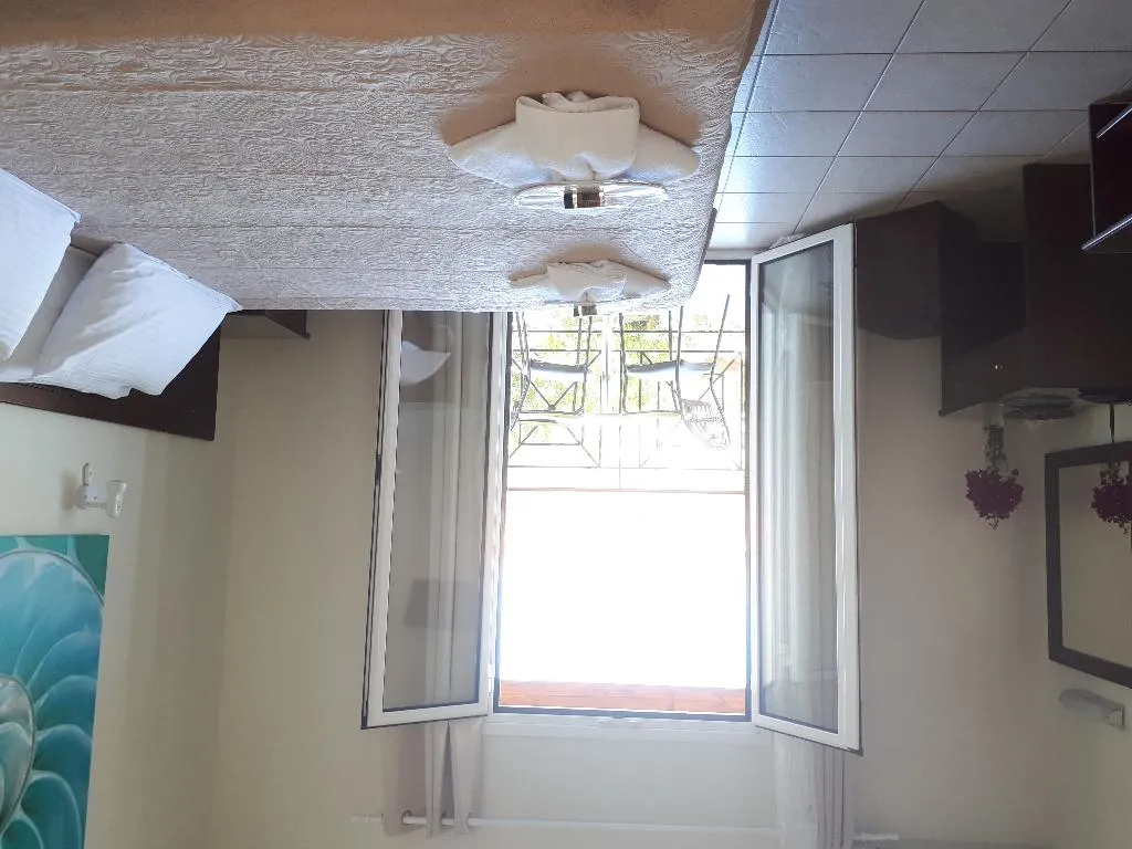 APARTMENT WITH BALCONY Room, Metaxa Apartments, Corfu