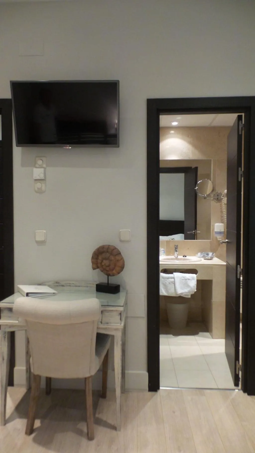 Room, Hotel Moderno, Madrid