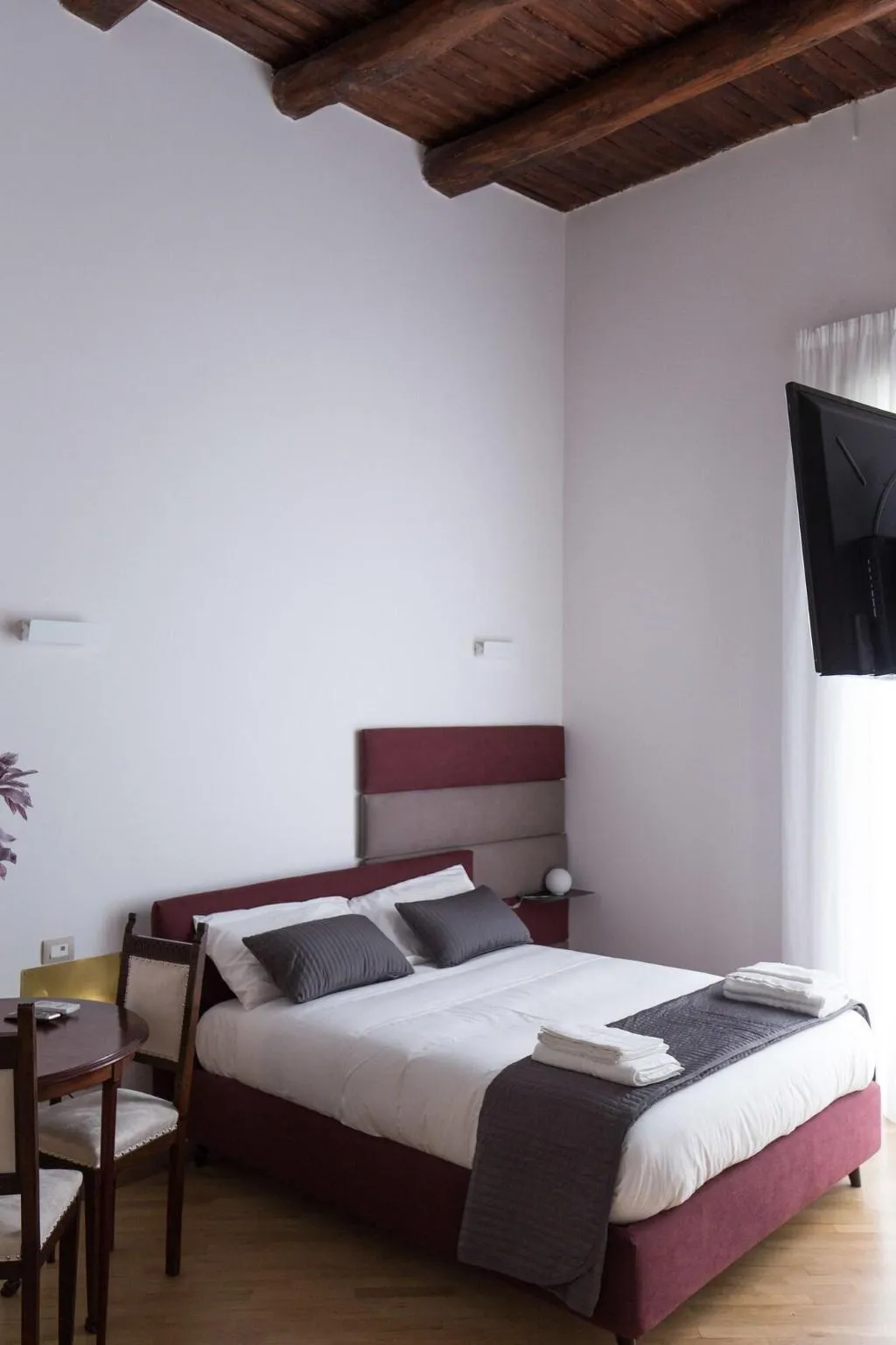 Room, Savoy Riviera, Naples