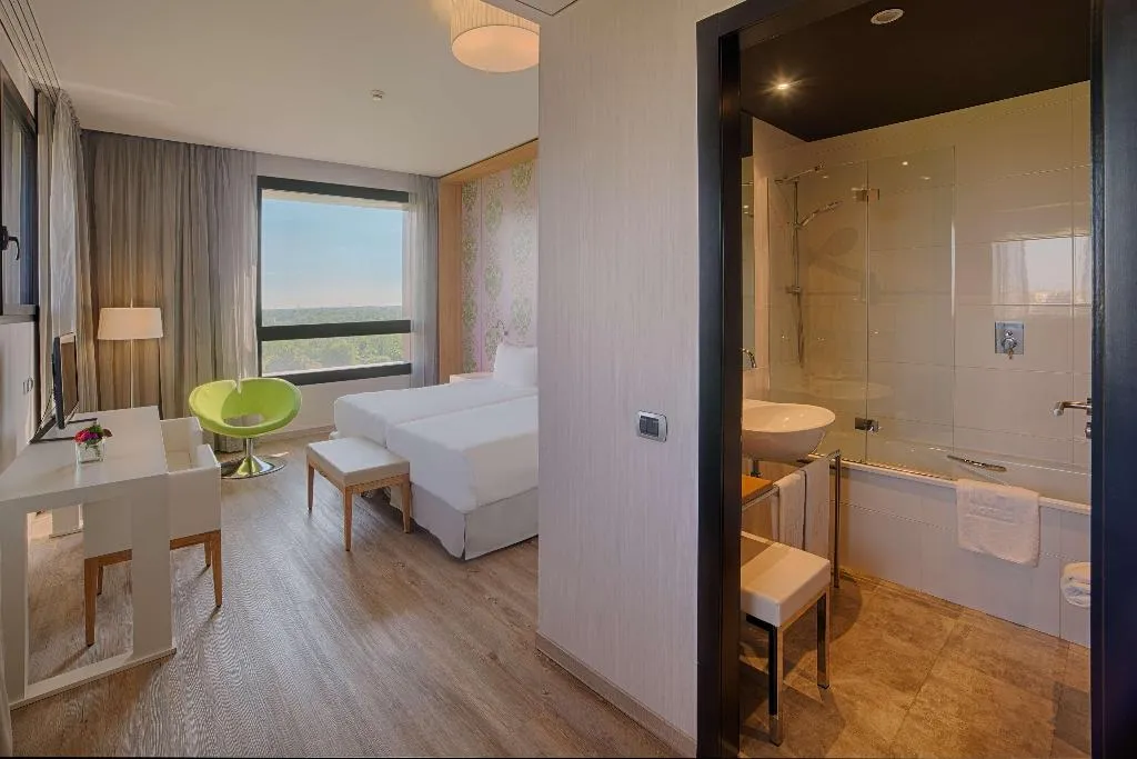 Room, NH Milano Fiera, Milan