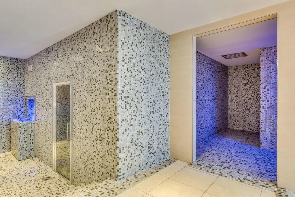 Sports and Entertainment, Hotel Ambassador, Venice