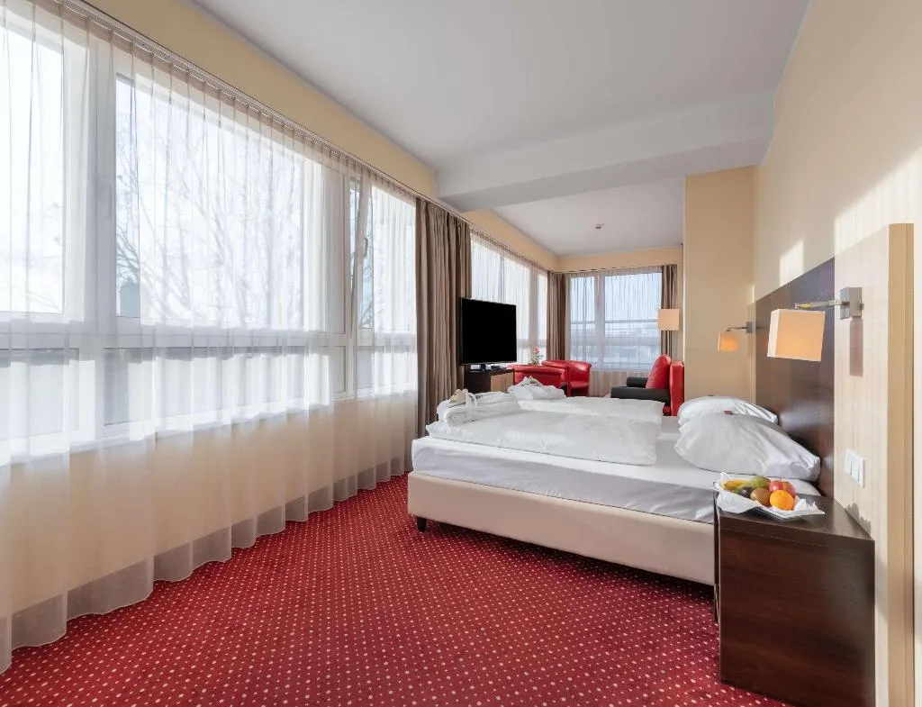 Room, Premier Inn Berlin City Süd, Berlin