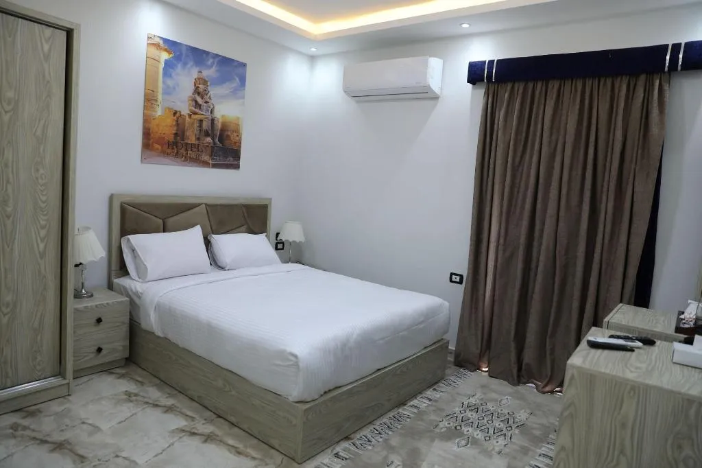 Room, Capital Of Pyramids Hotel, Cairo