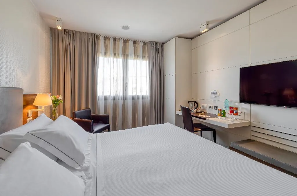 Double or Twin PREMIUM CITY VIEW Room, H10 Roma Citta, Rome