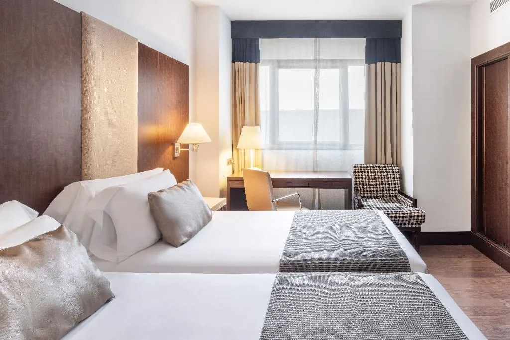 DOUBLE SINGLE USE SUPERIOR Room, Catalonia El Retiro, Madrid