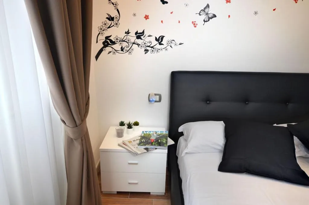 Room, B&B Central Station Napoli, Naples