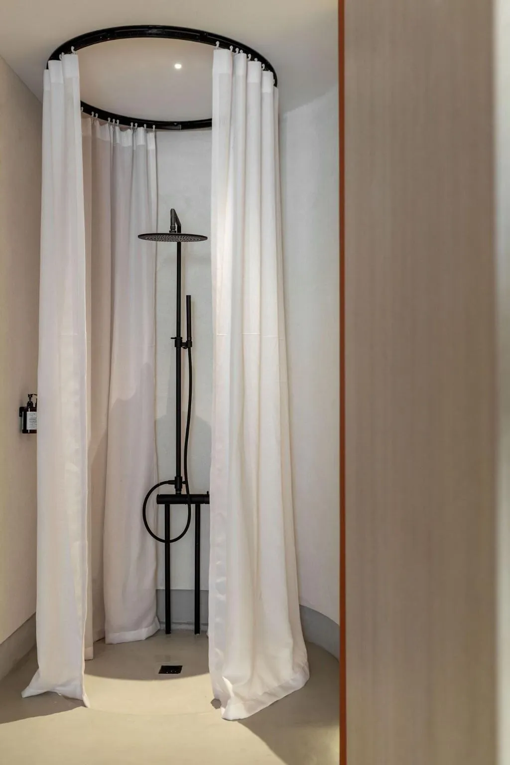 Room, Newel Psychiko, Athens