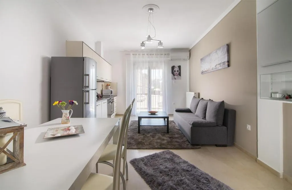 APARTMENT CAPACITY 6 Room, Michalis Apartments, Thessaloniki