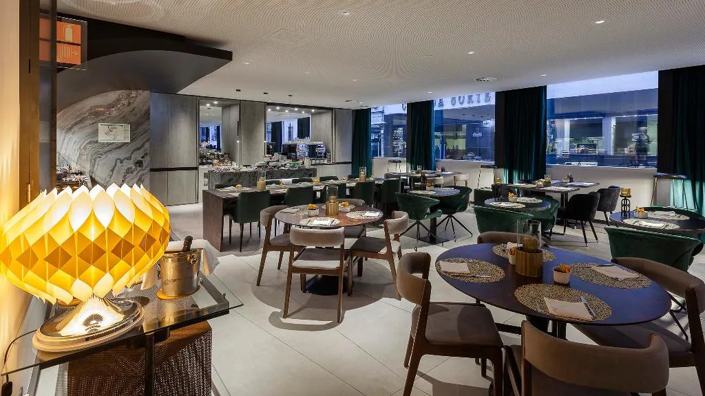 Restaurant, Porto Royal Bridges Hotel, Porto
