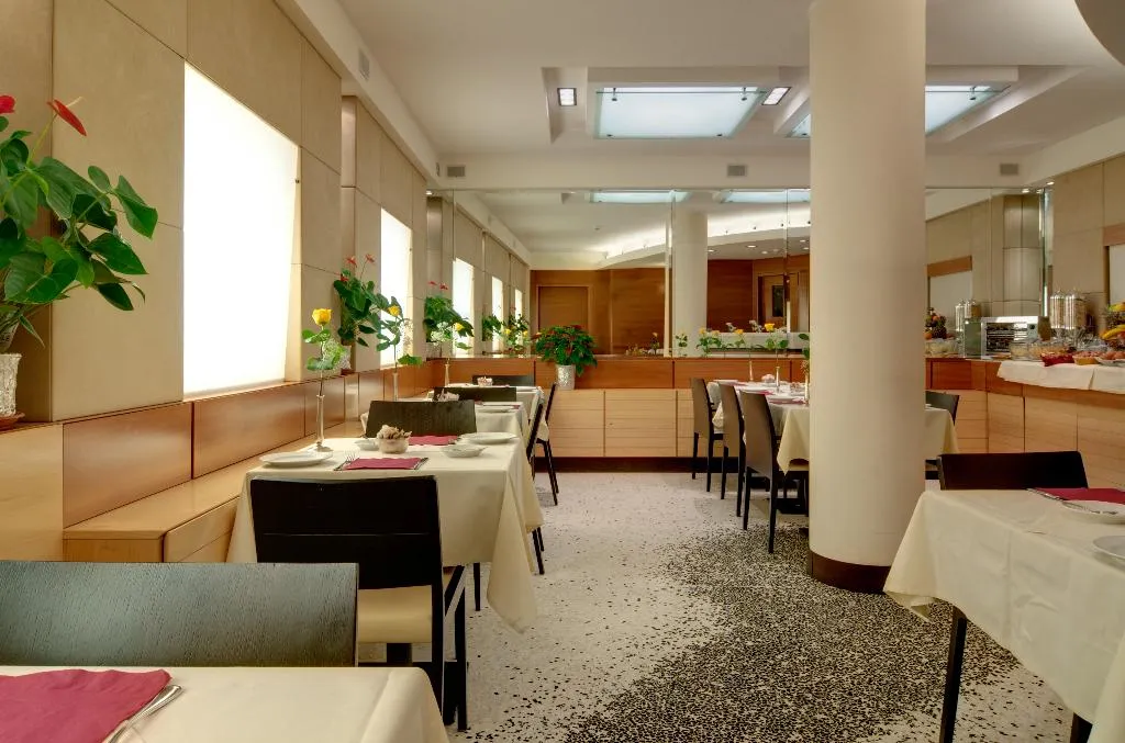 Lobby, Memphis, Rome