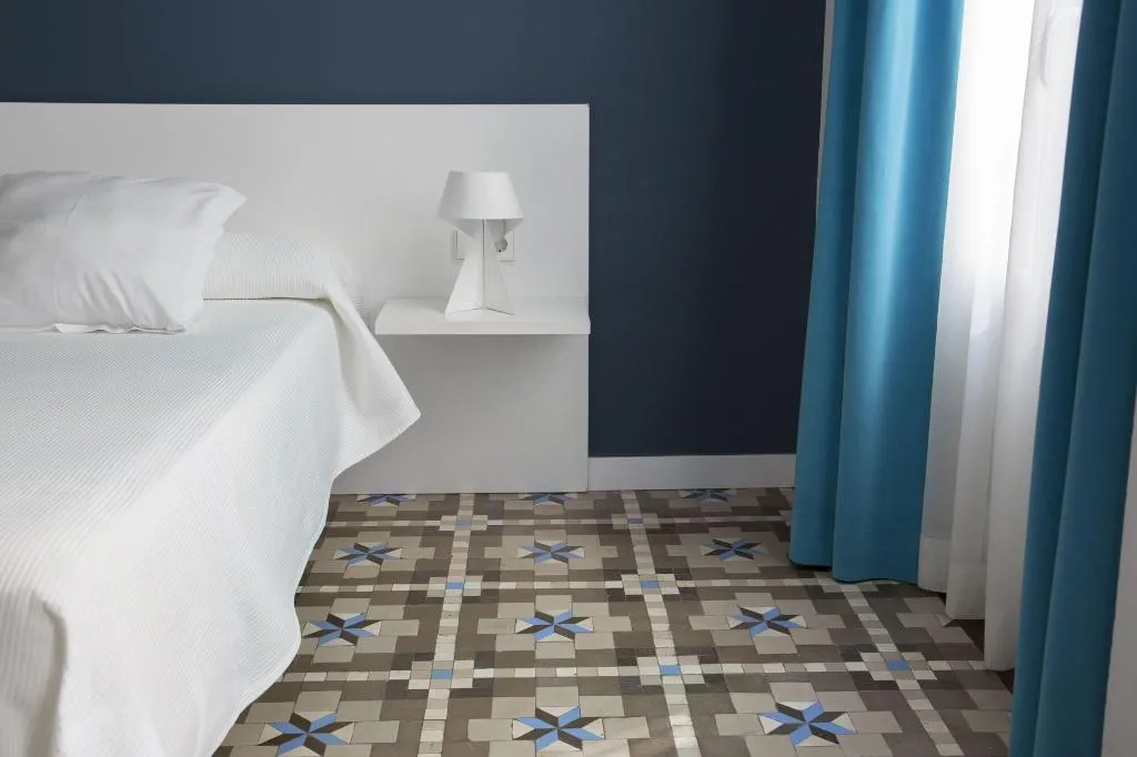 Room, L'Esplai Valencia, Valencia