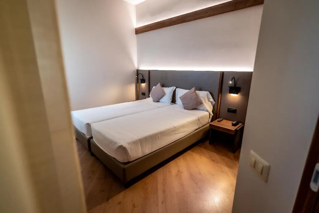 APARTMENT CAPACITY 3 ONE BEDROOM Room, Residence Porta Al Prato, Florence