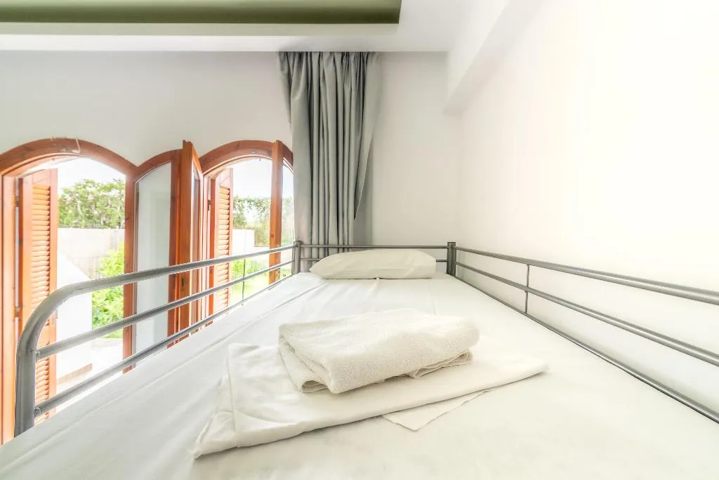 QUADRUPLE ONE BEDROOM ONE BATHROOM Room, Prince Of Lillies, Crete