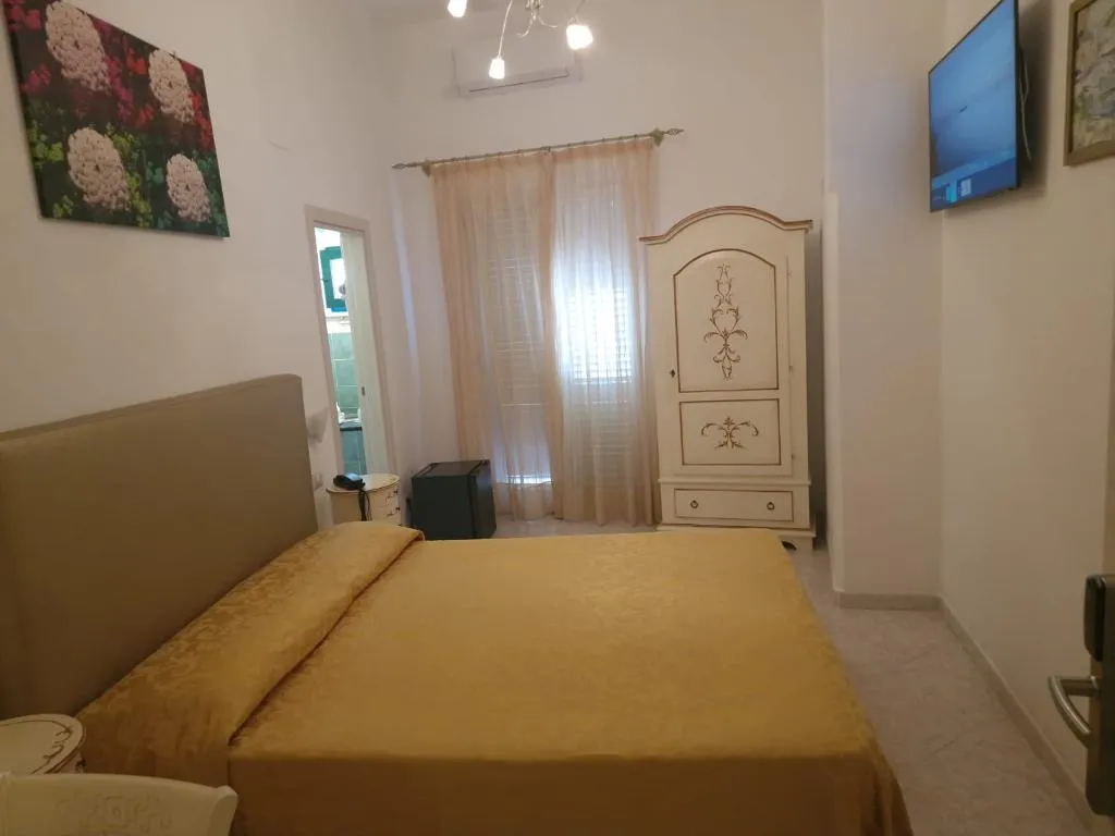 Double or Twin STANDARD Room, La Perla, Naples