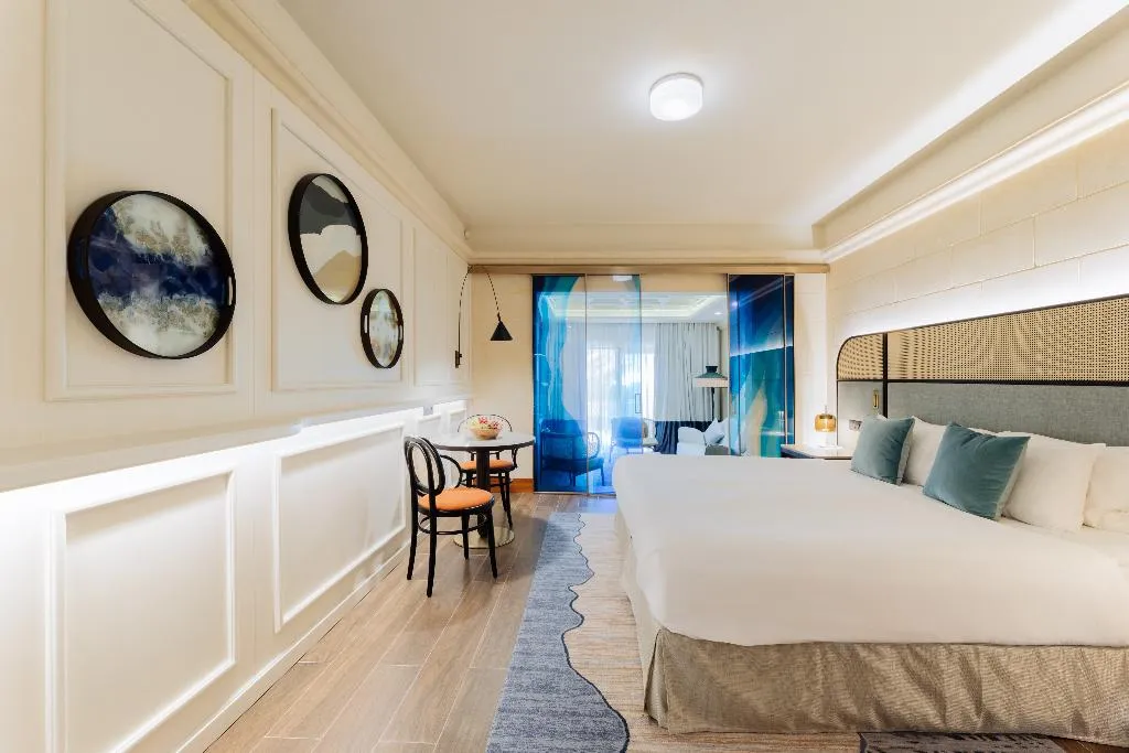 JUNIOR SUITE POOL VIEW Room, Kempinski Hotel San Lawrenz, Gozo