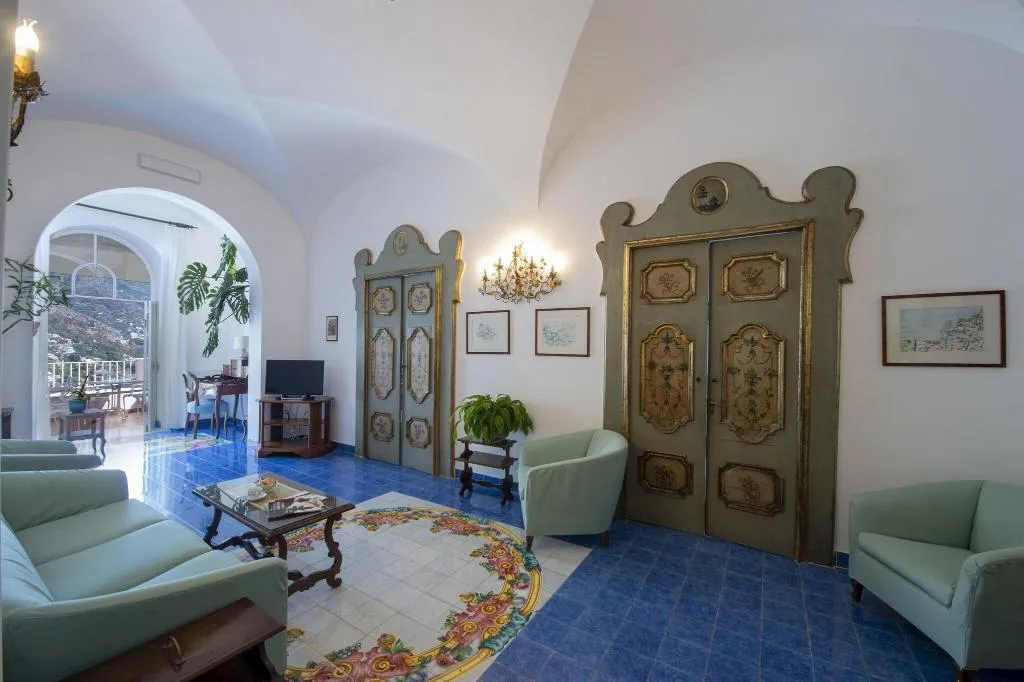 Lobby, Casa Albertina, Naples