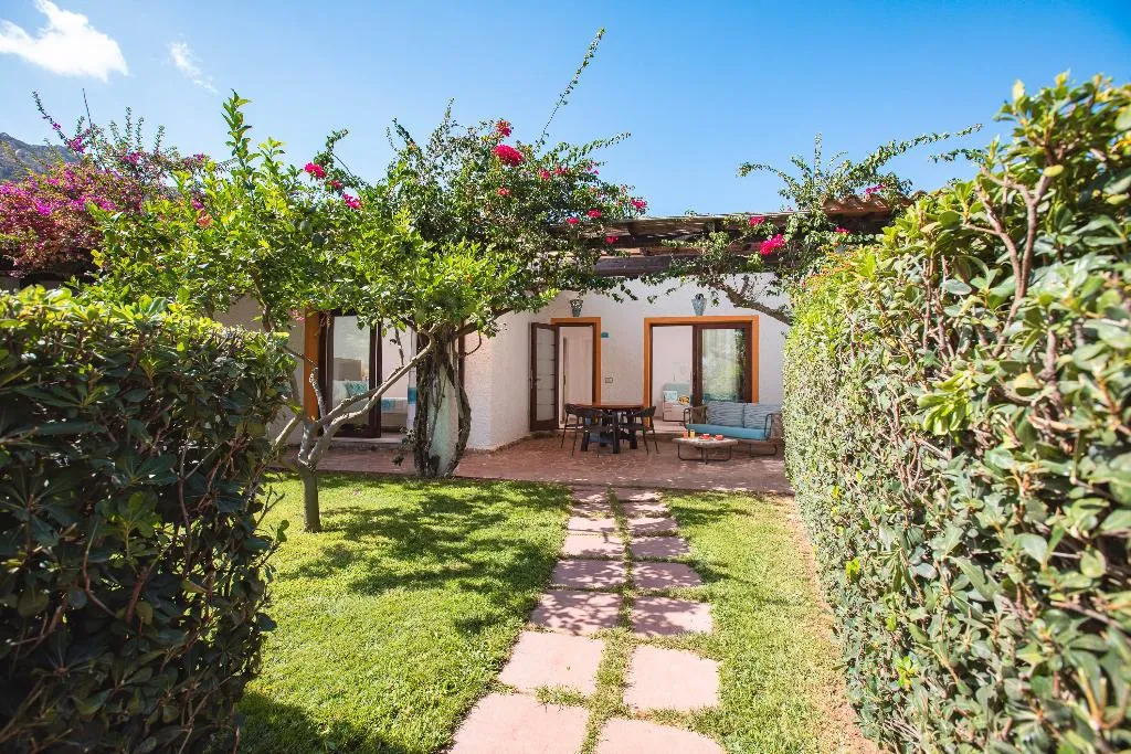 BUNGALOW CAPACITY 6 Room, Cormoran Hotel & Residence, Cagliari