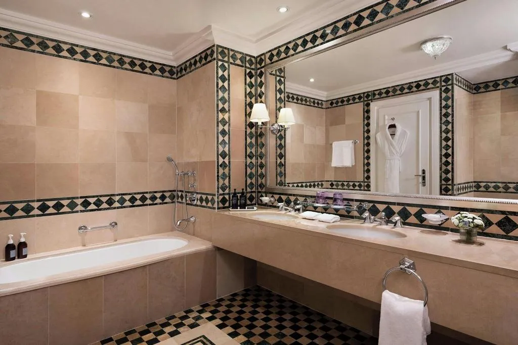 DOUBLE PREMIUM KING BED Room, St Regis Florence, Florence