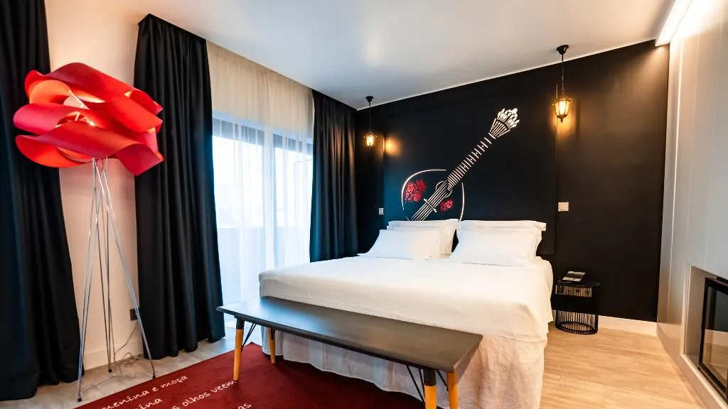 Double or Twin SUPERIOR WITH BALCONY Room, Hills Hotel Lisboa, Lisbon