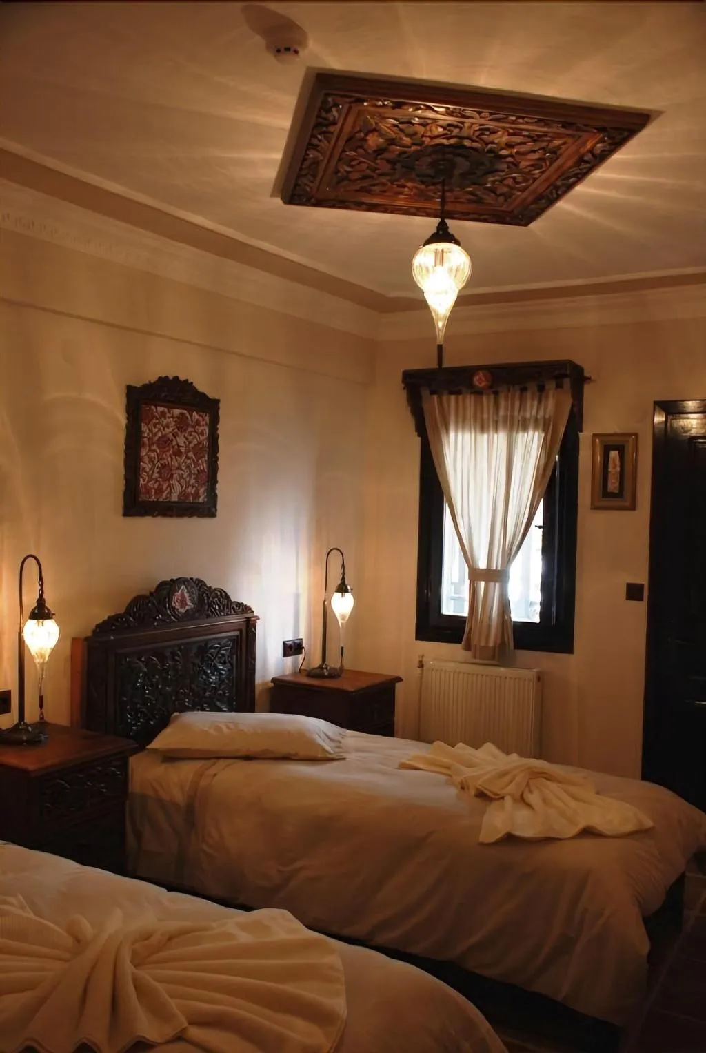 Room, Nilya, Izmir