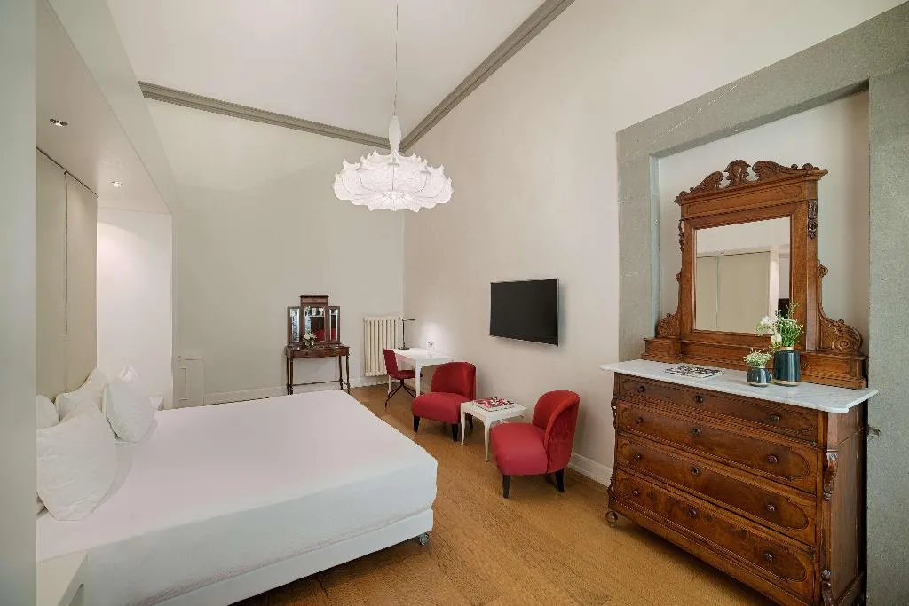 TRIPLE STANDARD Room, Porta Rossa Hotel Firenze Colbert Collection, Florence
