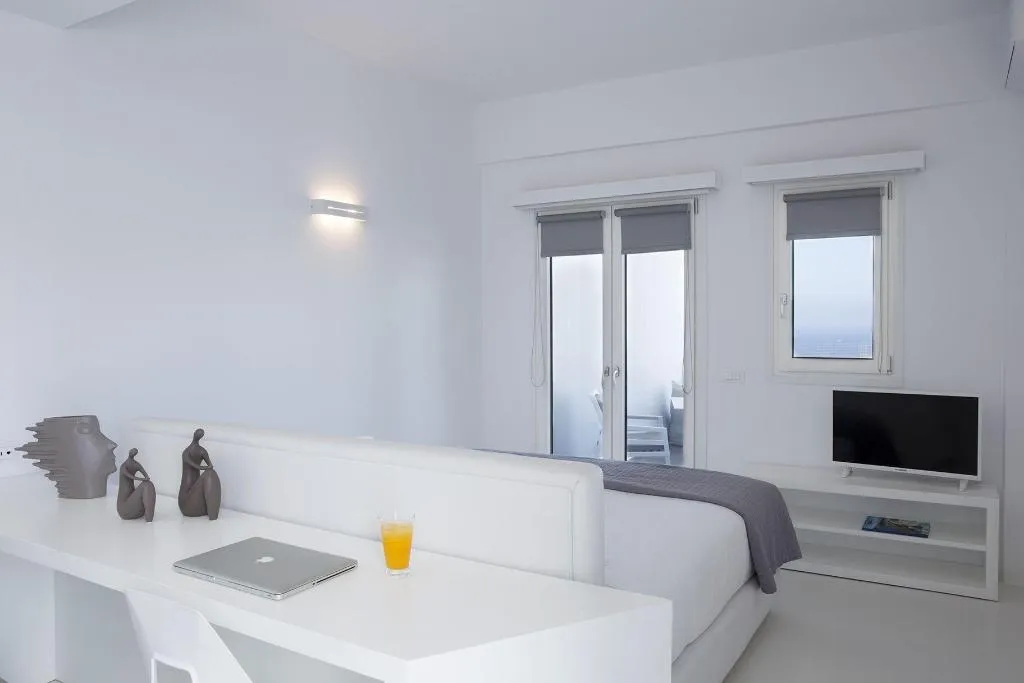 Room, May Seven Suites Hotel, Santorini