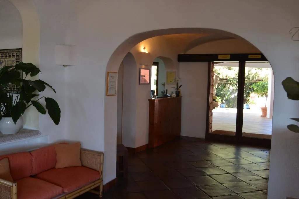 Lobby, Valdiola, Olbia
