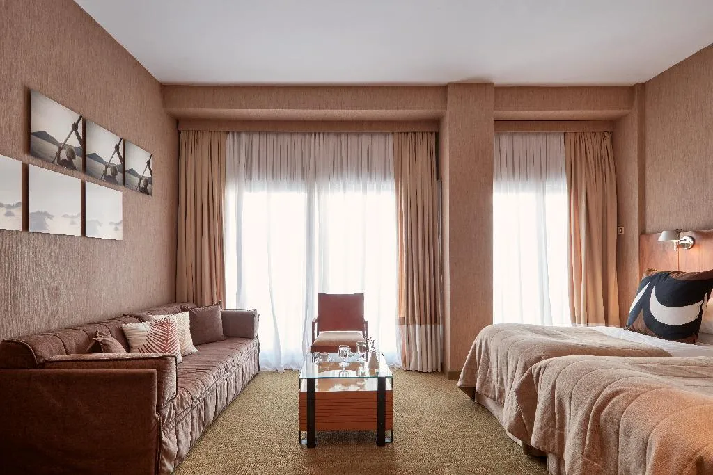 QUADRUPLE STANDARD Room, Philippos, Athens