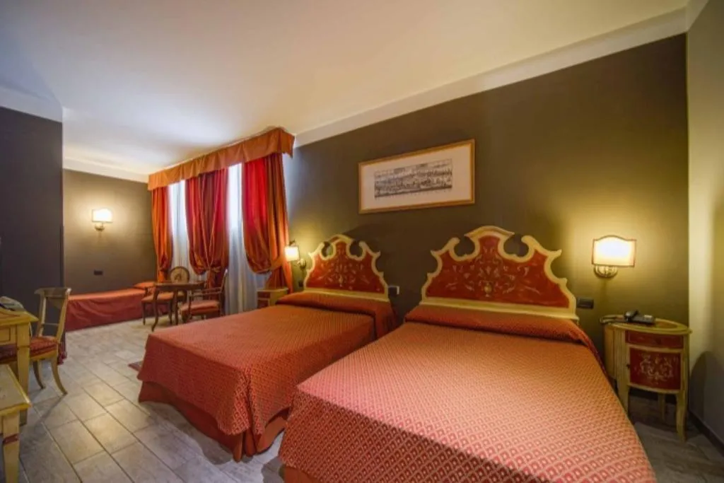 QUADRUPLE STANDARD Room, Aaron, Venice