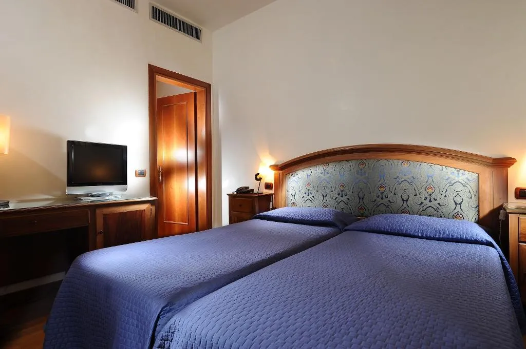 Room, Abbazia, Venice
