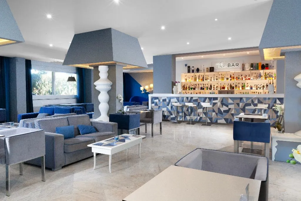 Bar, Atlantic Palace, Naples