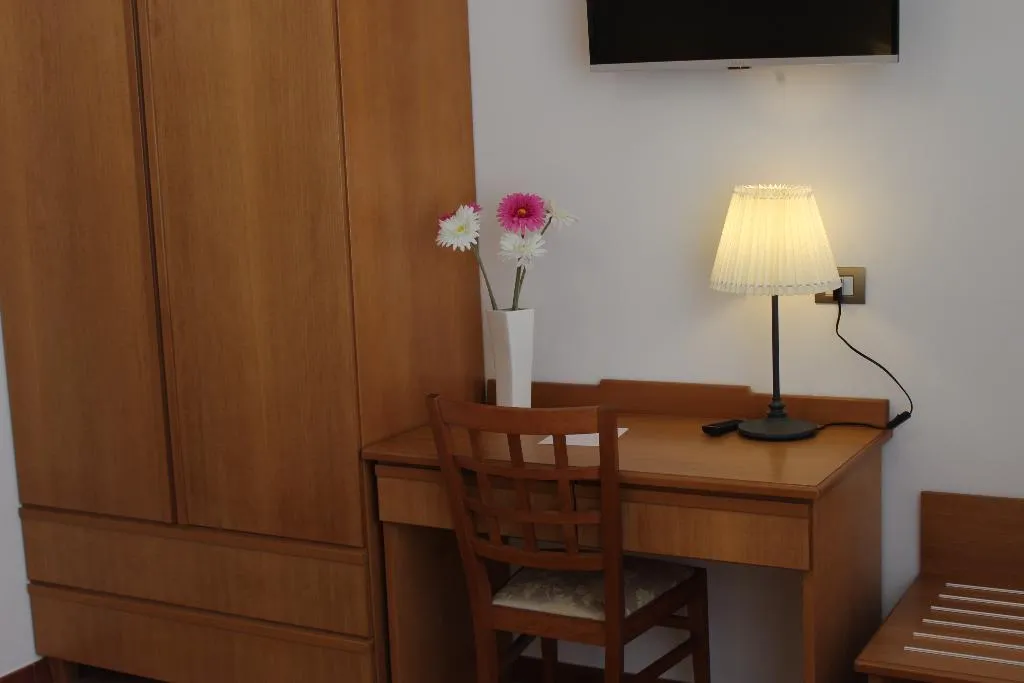 APARTMENT CAPACITY 2 ONE BEDROOM Room, Casa Vacanza San Pietro, Naples