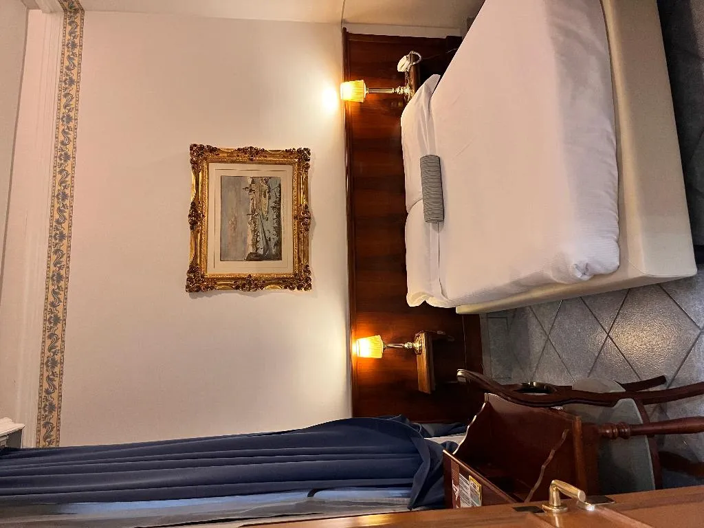 SINGLE STANDARD Room, Goldoni, Florence