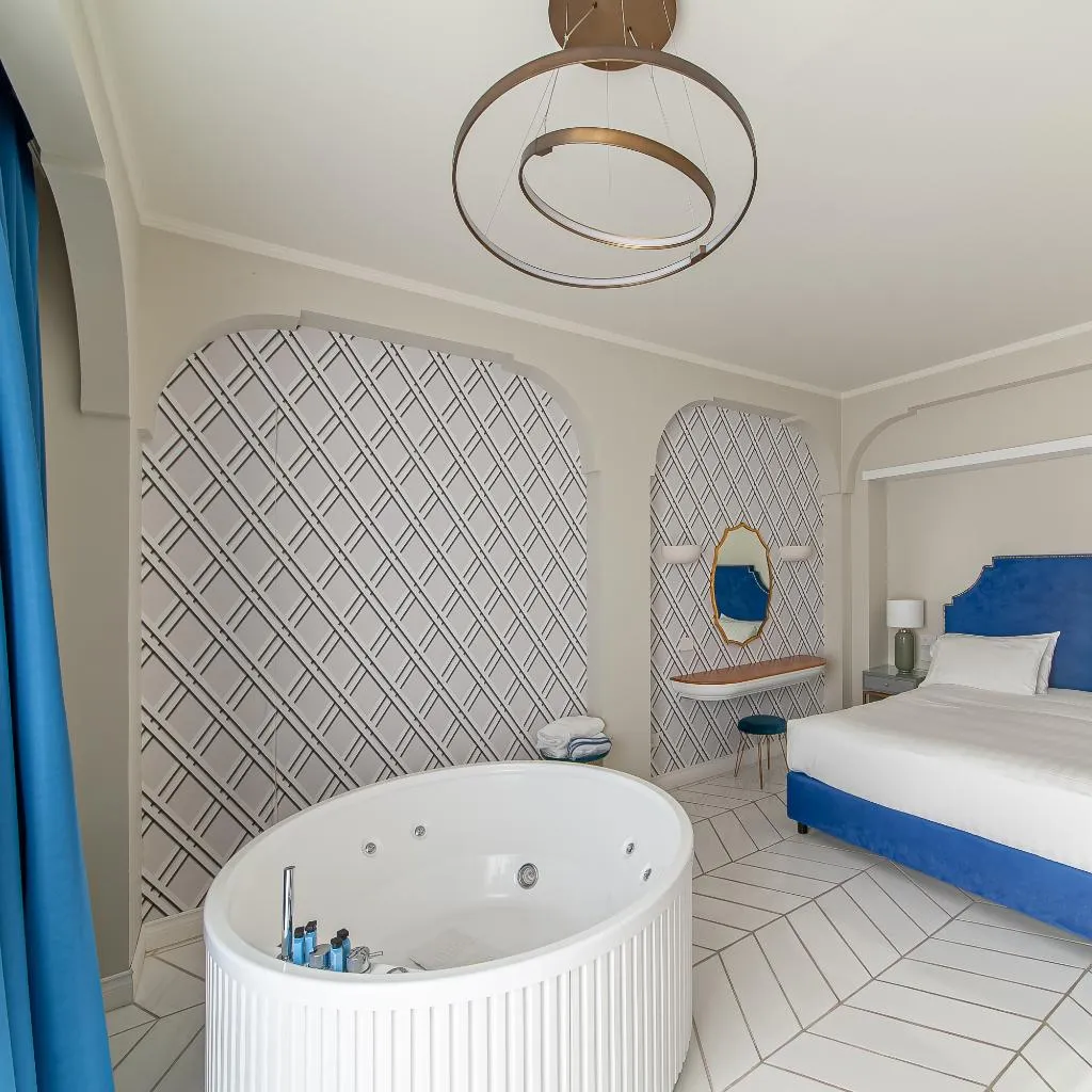 JUNIOR SUITE DELUXE WITH JACUZZI Room, Hotel Club Due Torri, Naples