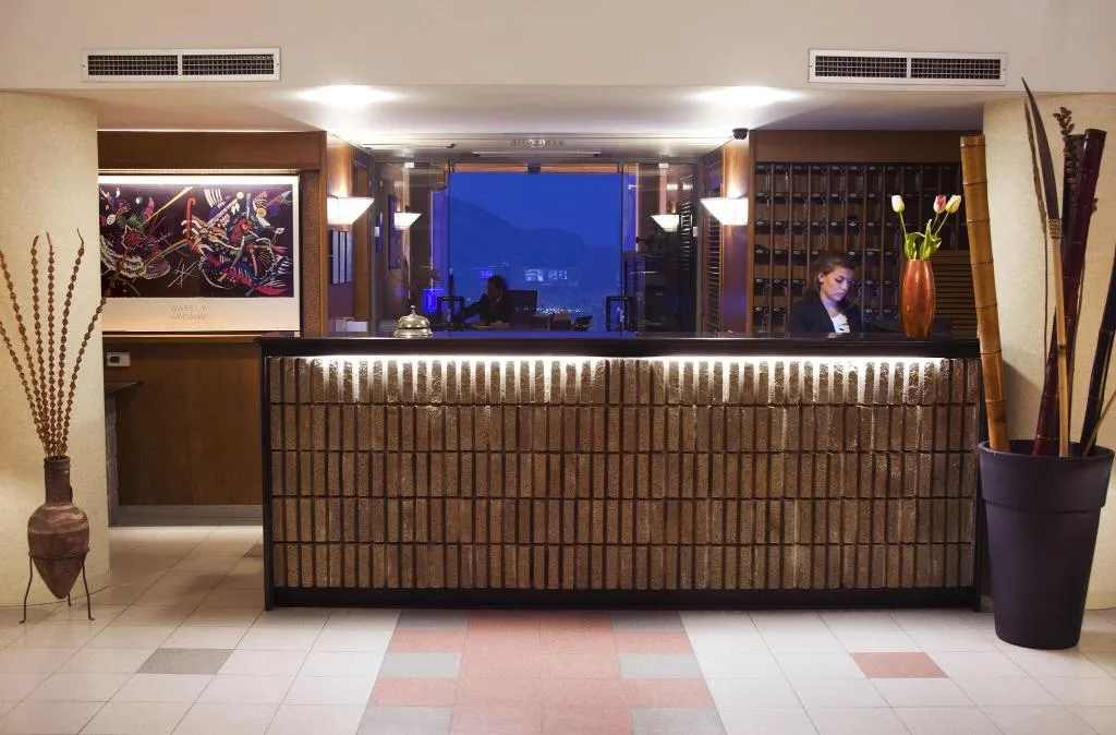 Lobby, Bel 3, Palermo