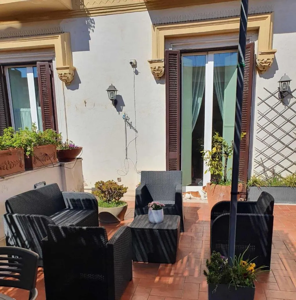 Room, Moon Luxury Rooms & Apartments, Naples