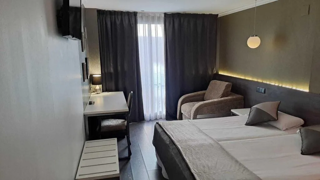 TRIPLE BASIC Room, Moderno, Barcelona