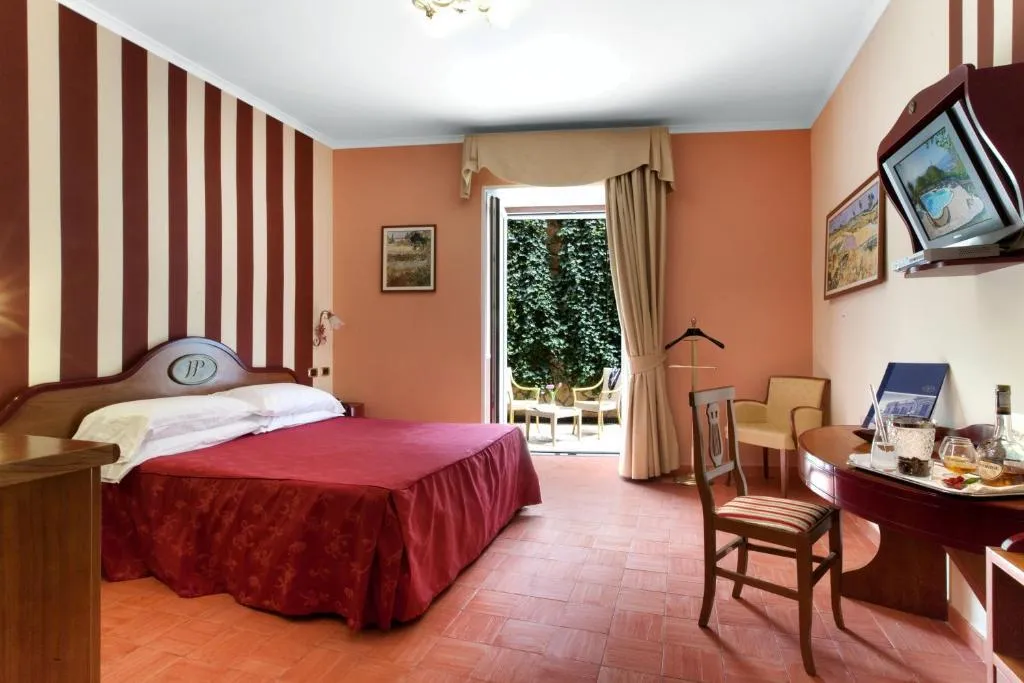 TRIPLE CLASSIC Room, Hotel Prestige, Naples