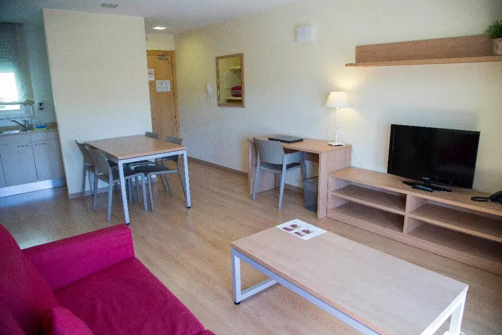 APARTMENT TWO BEDROOMS Room, Aura Park Fira Barcelona, Barcelona