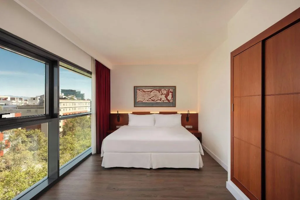 DOUBLE KING SIZE BED Room, Four Points by Sheraton Barcelona Diagonal, Barcelona