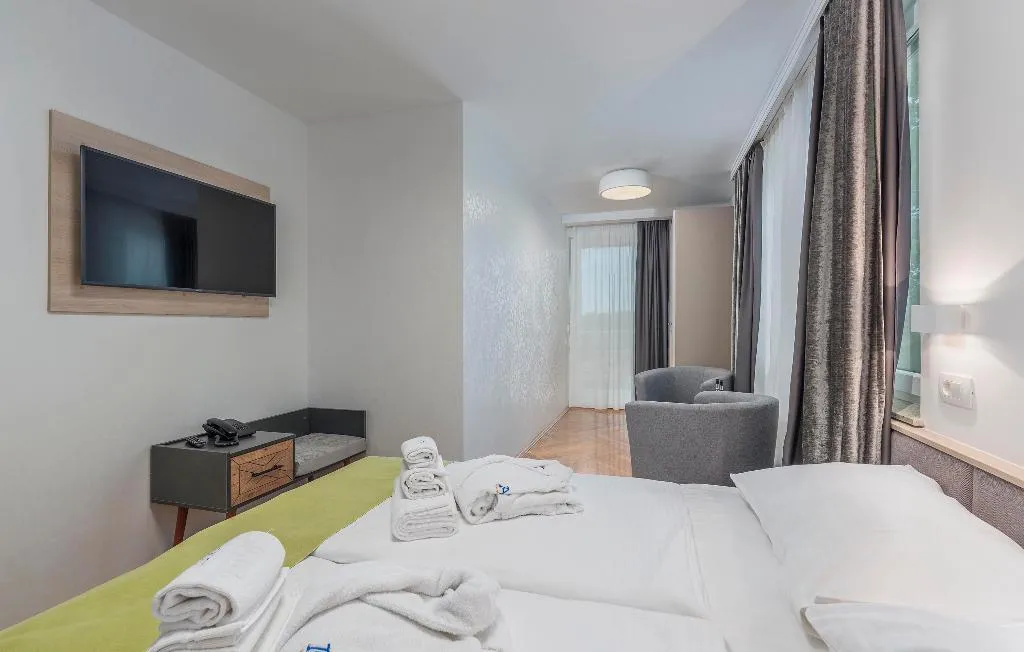 FAMILY ROOM SEA VIEW TWO BEDROOMS Room, Aparthotel Adeo, Istria
