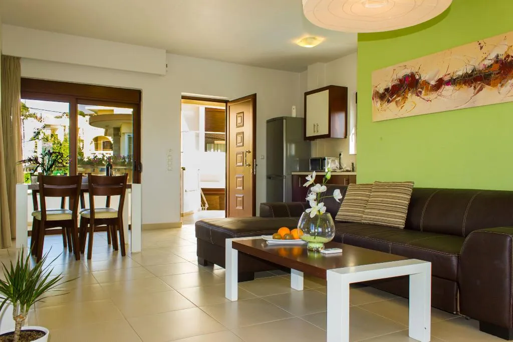 FAMILY ROOM TWO BEDROOMS WITH VIEWS Room, Esthisis suites & maisonettes, Crete