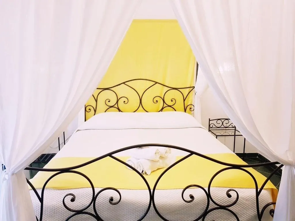 Room, Big Fish, Alghero