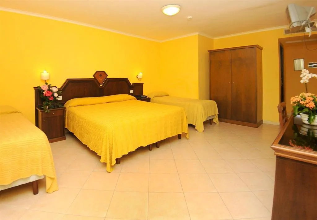QUADRUPLE STANDARD Room, Ascot Hotel Sorrento, Naples