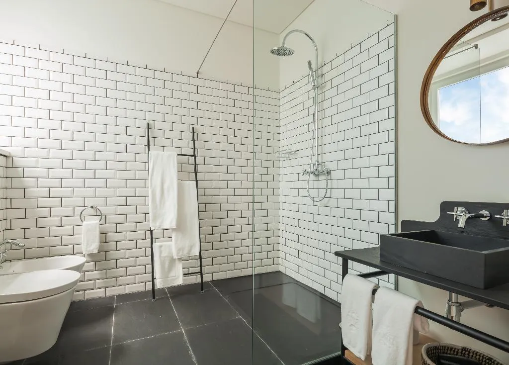 APARTMENT THREE BEDROOMS Room, Almaria - Ex LIibris, Lisbon
