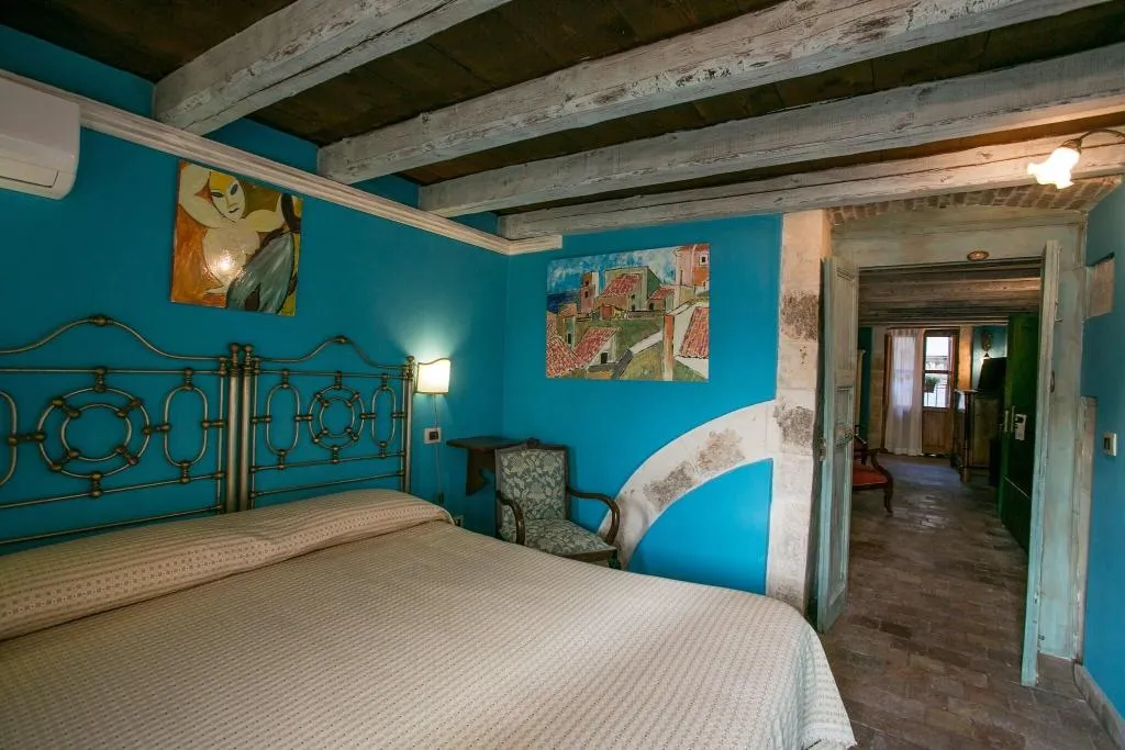 DOUBLE SUPERIOR SEA VIEW Room, Charme Henry S House, Catania